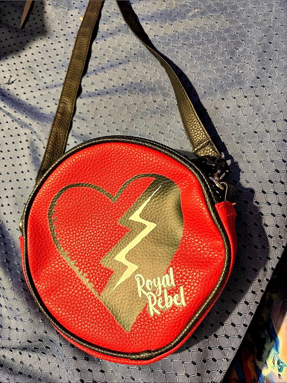 Disney Rythm & Rhythm heart crossbody bag Heart Crossbody Bag in Red & Black